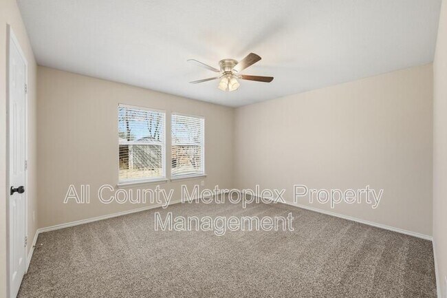 Building Photo - 2701 Cattleman Dr