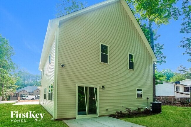 Foto del edificio - 7421 Cedarbrook Dr