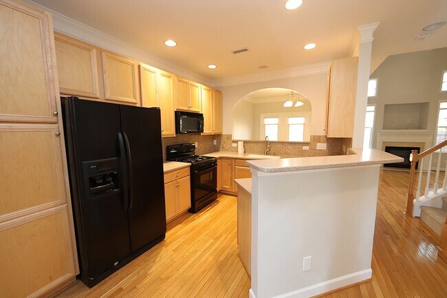 Foto del edificio - Spacious Townhome in Prime North Raleigh Location