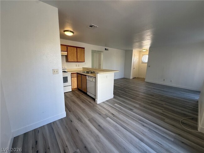 Foto del edificio - 2980 Juniper Hills Blvd