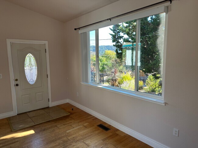 Building Photo - 4273 Santa Rita Rd