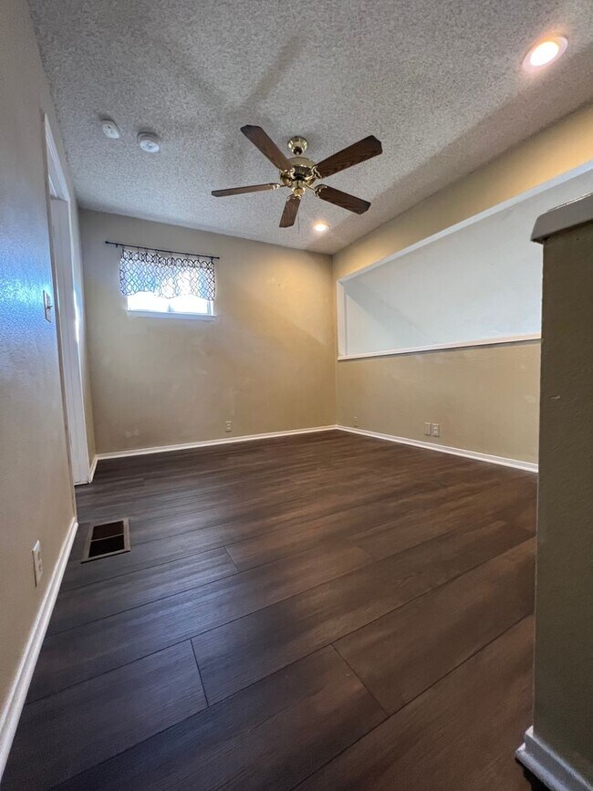 Foto del edificio - 3511 E Stapp Ave