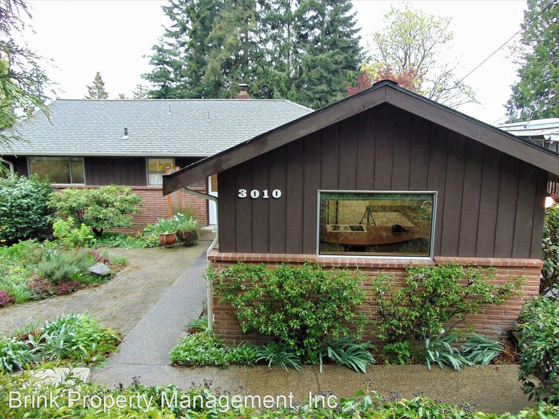 3010 90th Pl SE, Mercer Island, WA 98040 Room for Rent in Mercer