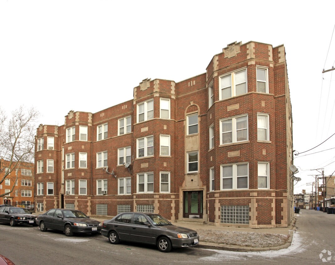 Building - 2250-2258 W Rosemont Ave