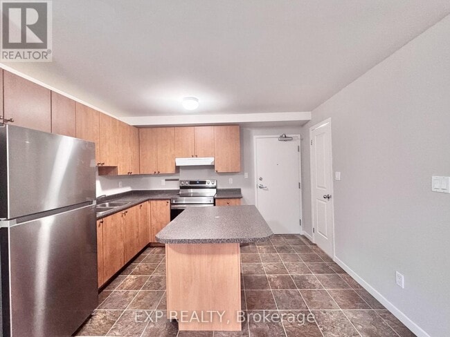 Building Photo - 25 Paisley Blvd E