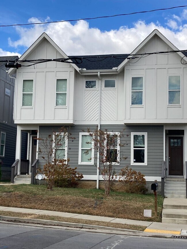 Building Photo - 4BR near Fisk, Meharry and TSU ***   Promo...