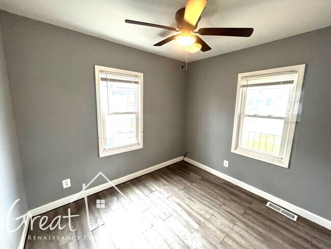 Building Photo - Large 2 bedroom / 1 bathroom bungalow now ...