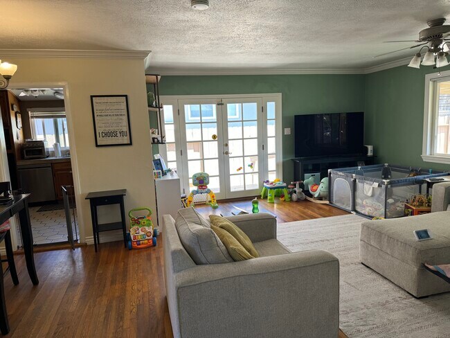 Foto del edificio - 4281 Conrad Ave