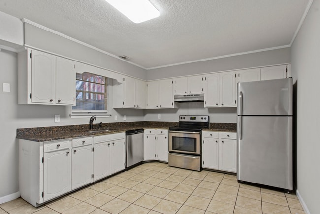 Photo - Now Available! - 4 Bedroom Home in East Brainerd!