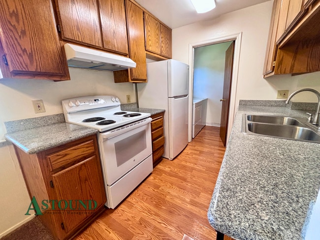 Foto del edificio - 311 Country View Ln