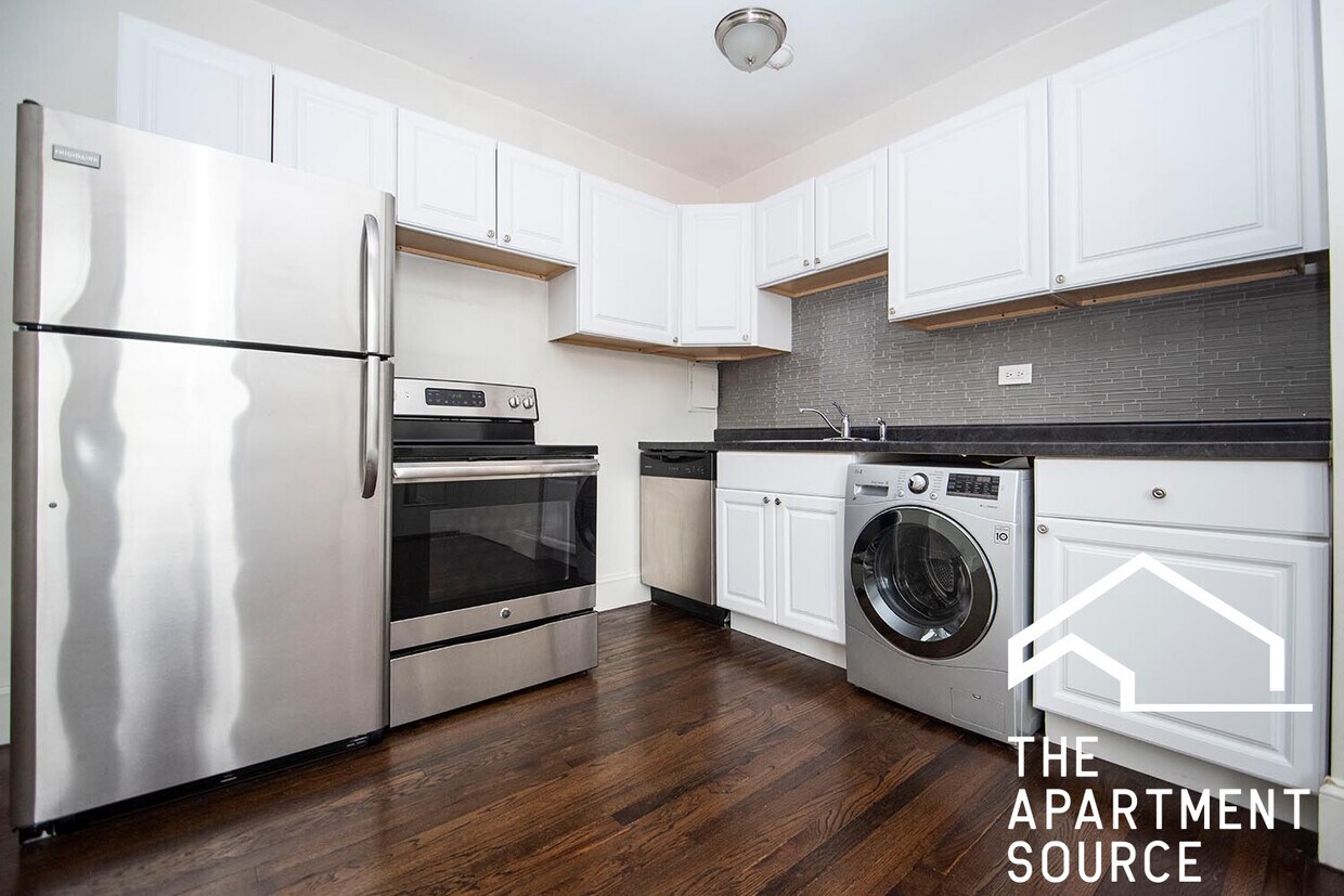 Foto principal - 3345 N Marshfield Ave