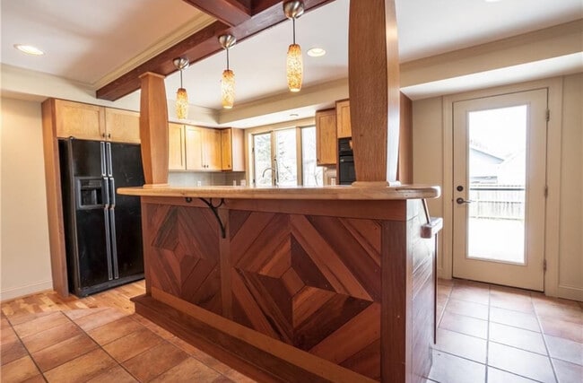 Building Photo - 156 Breezeway Dr