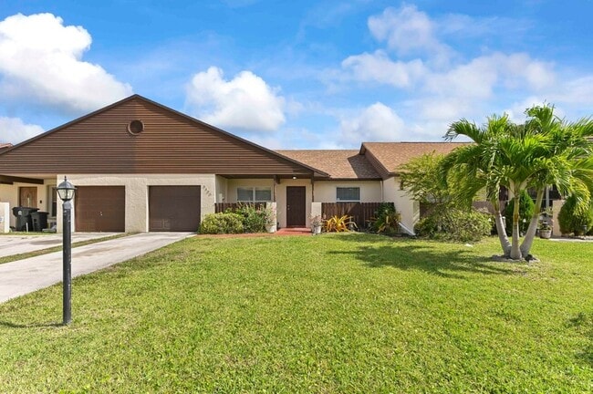 Building Photo - 8495 Lakepoint Ct
