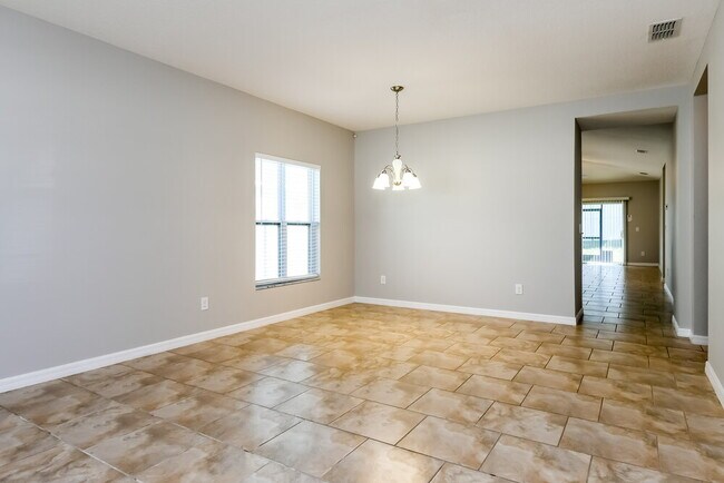 Building Photo - 346 Vitoria Rd