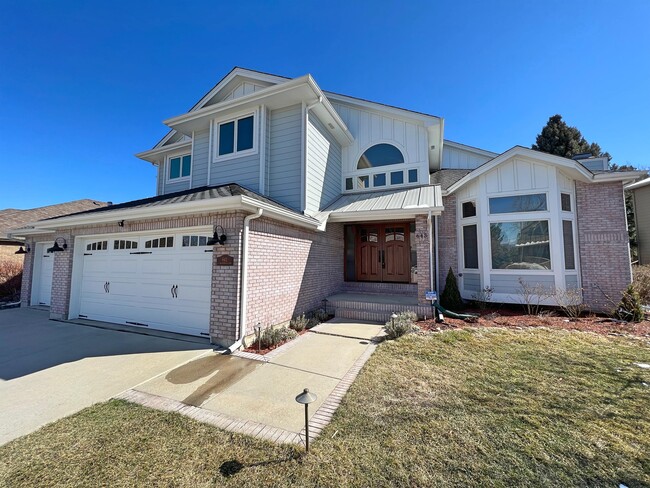 Building Photo - 643 Manorwood Ln