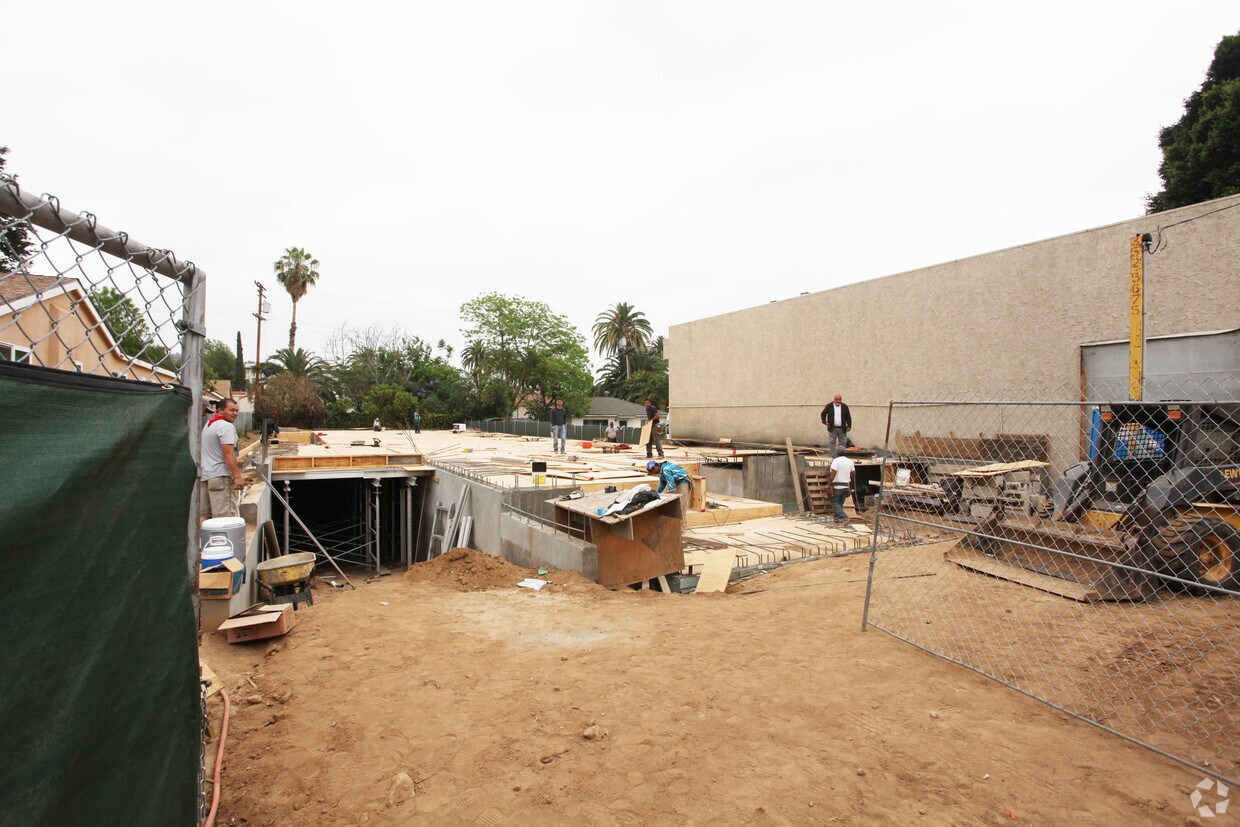 Primary Photo - 1232 N Pacific Ave