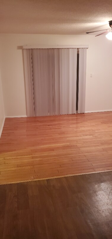Building Photo - 601 Riverhill Cir