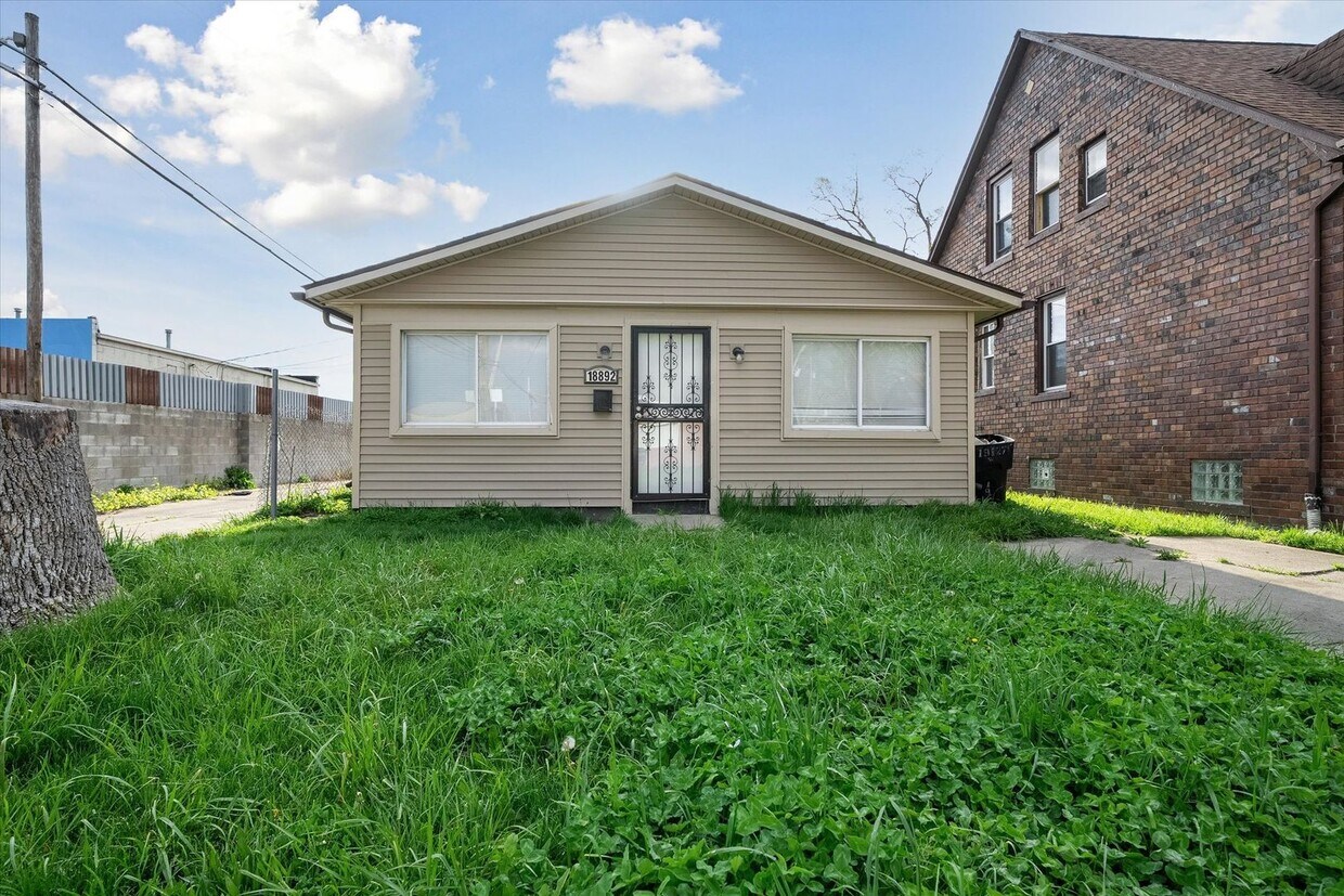 Primary Photo - 2 bedroom $1000