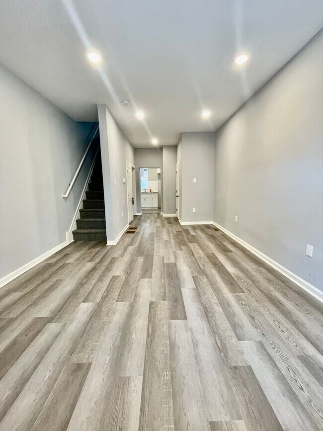 Foto del edificio - Newly Updated 3 Bedroom Available Now