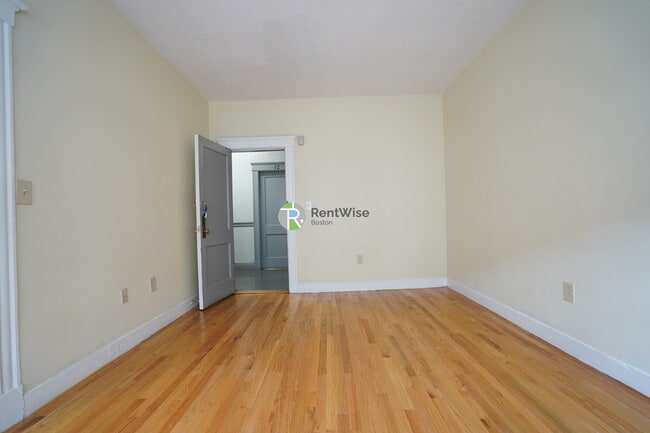 Photo - 236 Kelton St Apartment