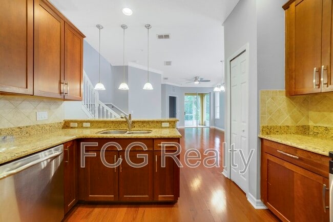 Foto del edificio - 8021 Enchantment Drive