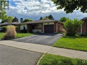 Building Photo - 37 Montcalm Dr
