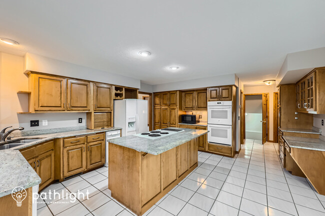 Building Photo - 16740 North Manor Road, Eden Prairie, MN, ...