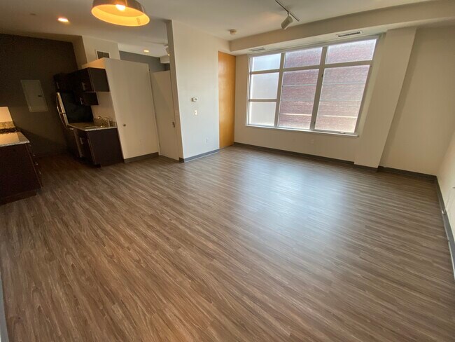 Foto del edificio - 117 E Berkeley St