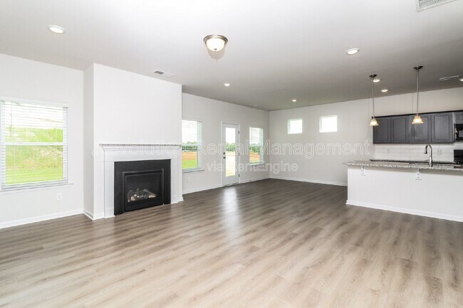 Building Photo - 415 Sierra Pt