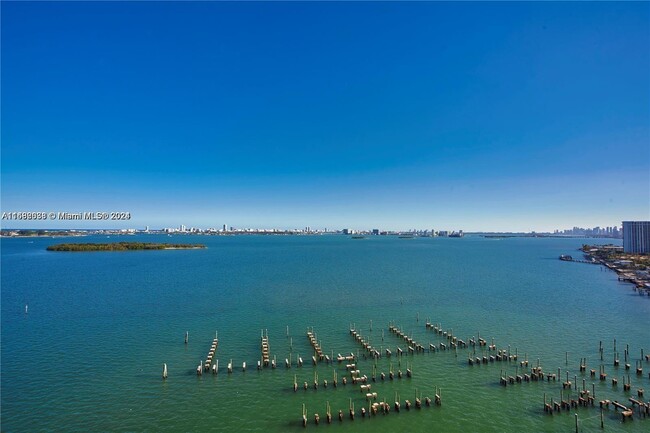 Foto del edificio - 11111 Biscayne Blvd