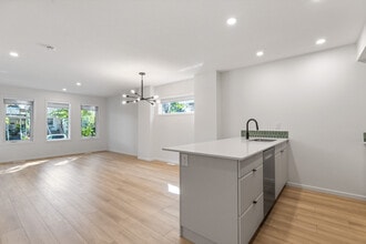 Building Photo - 11514-11587 87 St NW