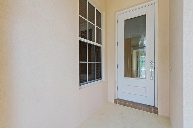 Building Photo - 9038 SE La Creek Ct