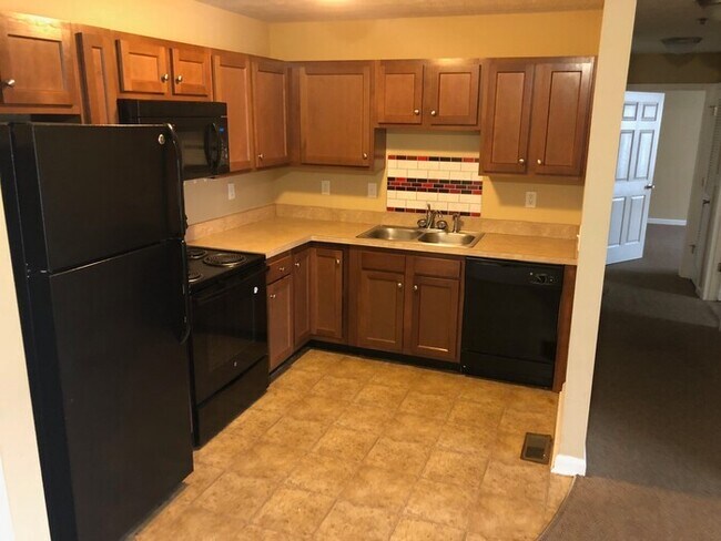 Building Photo - 2BD/2BA Apartment