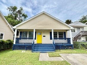 Building Photo - 1040 W 35th St