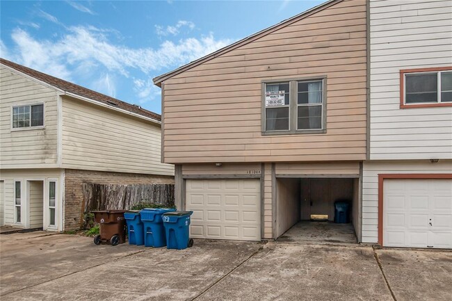 Building Photo - 18104 Kings Row