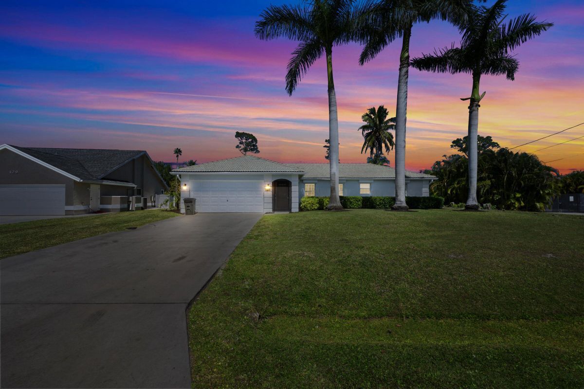 Foto principal - 131 NE Naranja Ave