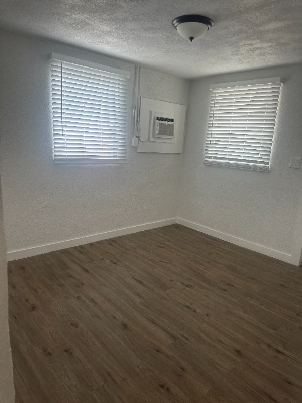 Building Photo - 1845 N Tamiami Trl