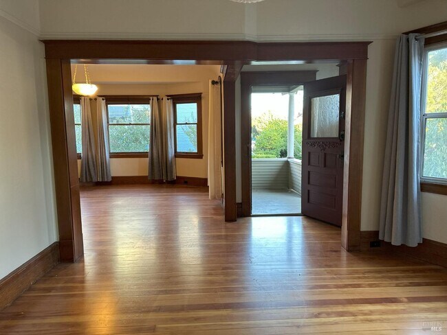 Building Photo - 463 Sonoma Ave