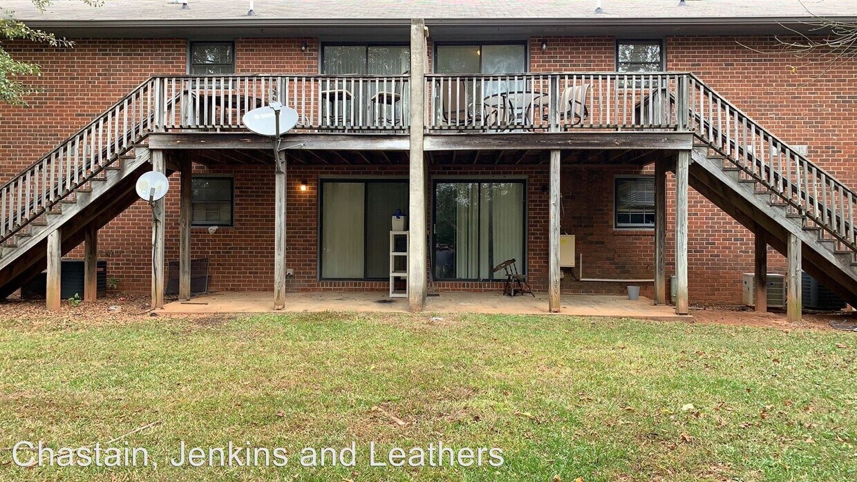Building Photo - 130 Barrington Pl