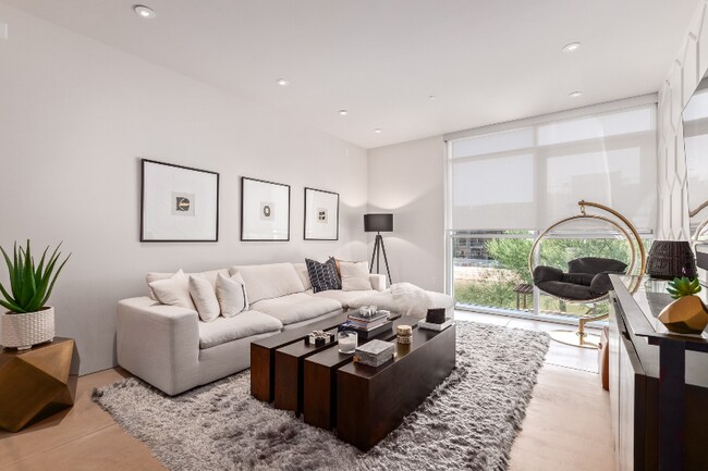 Building Photo - 4737 N Scottsdale Rd