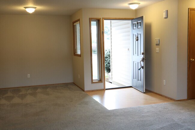 Building Photo - 17002 NE 19th Way