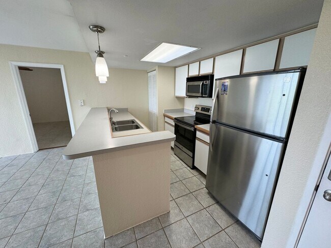 Building Photo - 2 Bedroom 2 Bathroom in the Salt Ponds Con...