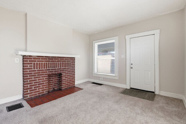 Building Photo - 498-500 N Champion Ave