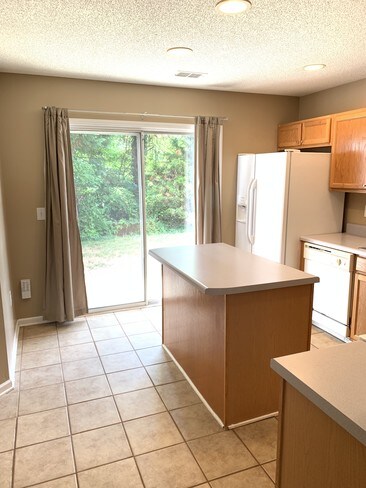 Foto del edificio - 12106 Bottlebrush Pl