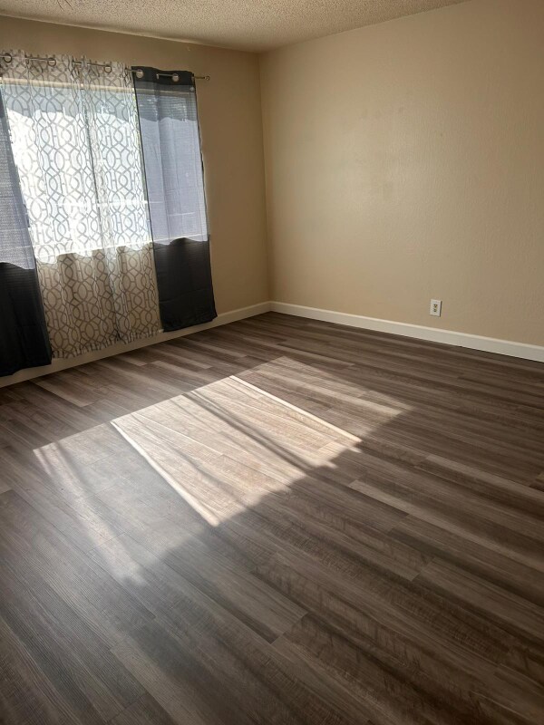 Foto del edificio - 3307 E Fairmont Ave