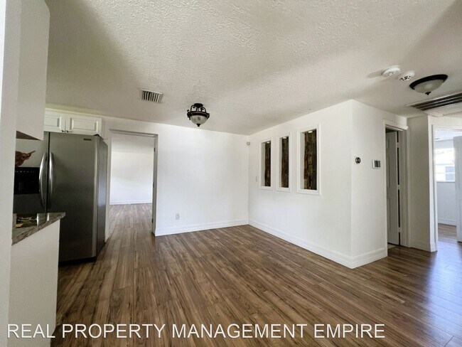 Foto del edificio - 4 br, 2 bath House - 3011 Dodge St
