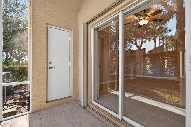 Building Photo - 160 Village Blvd