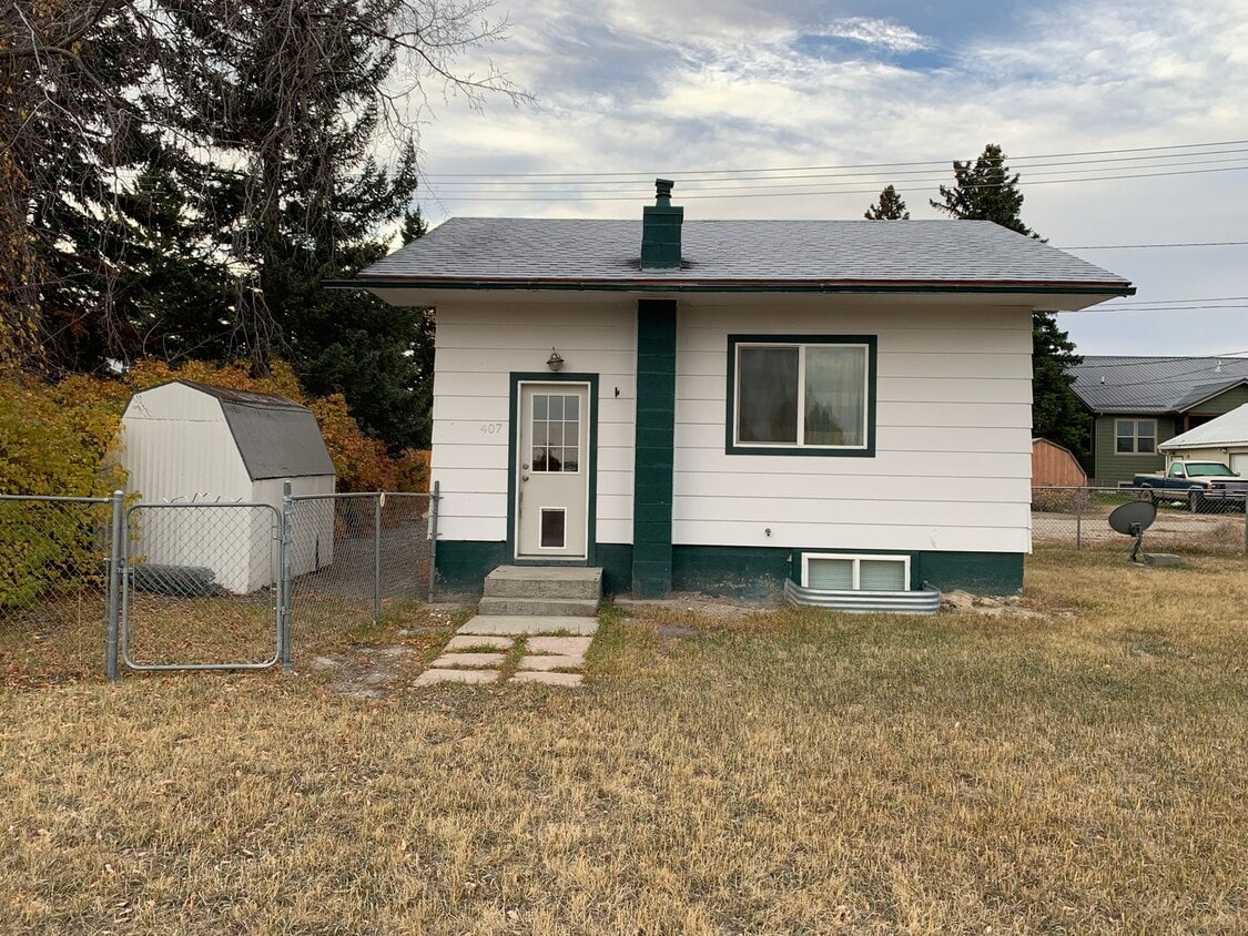 Primary Photo - Two Bedroom - East Helena