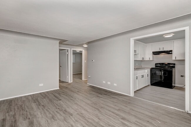 Building Photo - 1 Bed/1 Bath unit in Aurora - Won't last l...