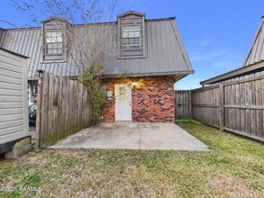 Building Photo - 103 Country Ln